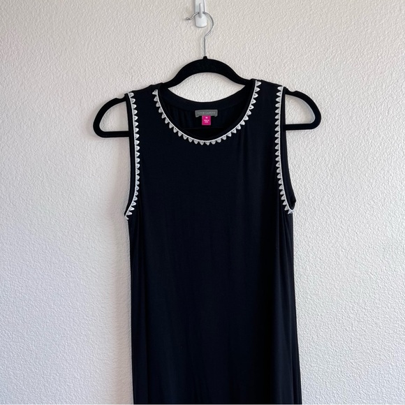 Vince Camuto Women’s Jersey Knit Embroidered High-Lo Maxi Dress - Picture 2 of 11